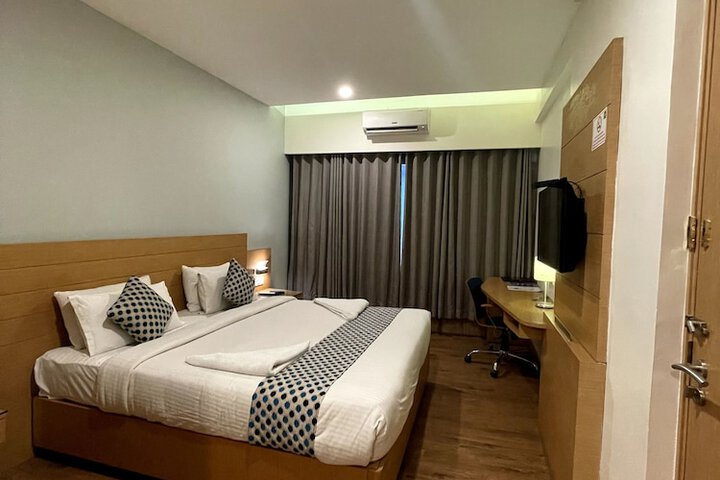 Room 10 of 38