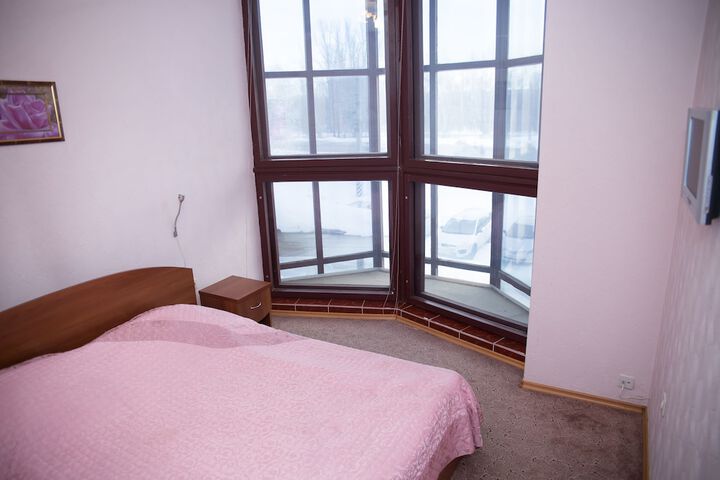 Room 8 of 40