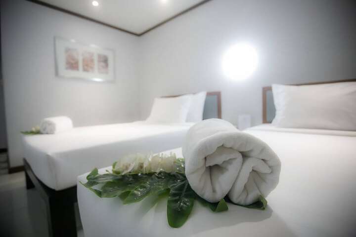 Room 72 of 143