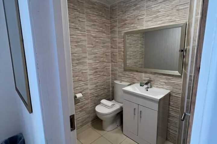 Room 10 of 21