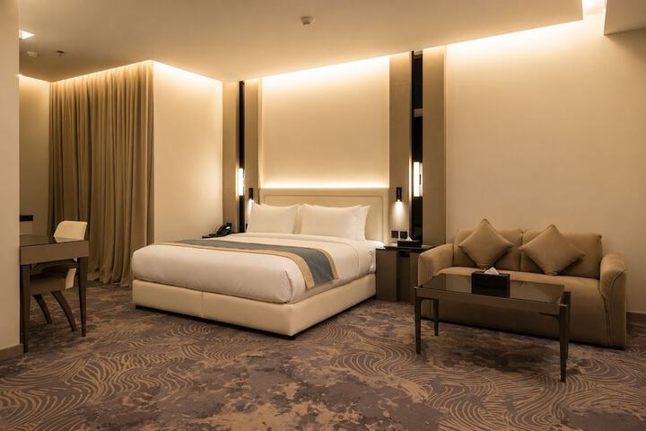 Room 6 of 32