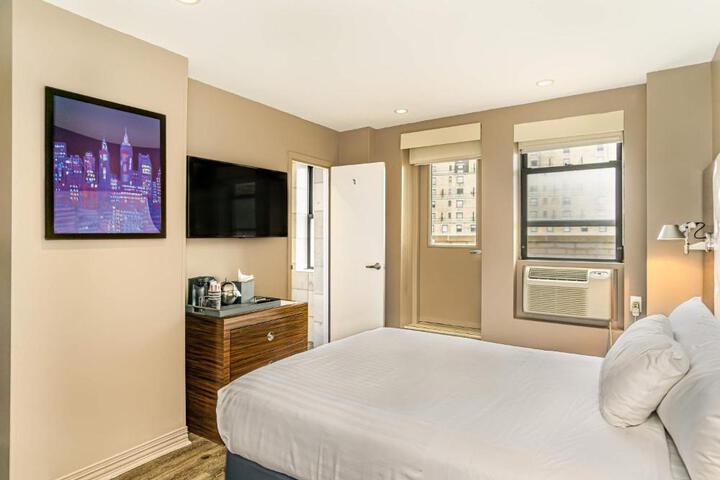 Standard Double Bed (16 of 20)
