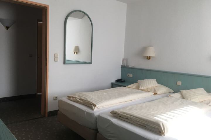 Room 6 of 17