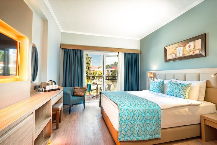 Room 8 of 225