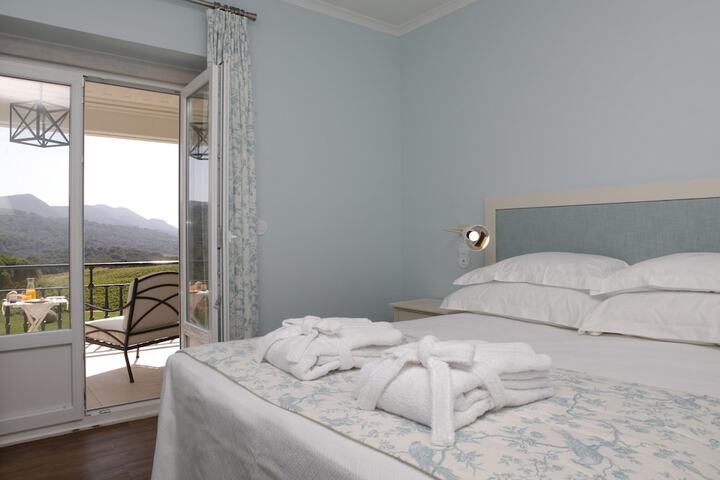 Room 25 of 165