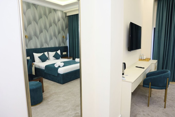Room 33 of 133