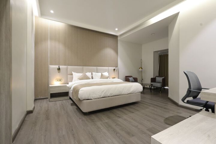 Room 19 of 48