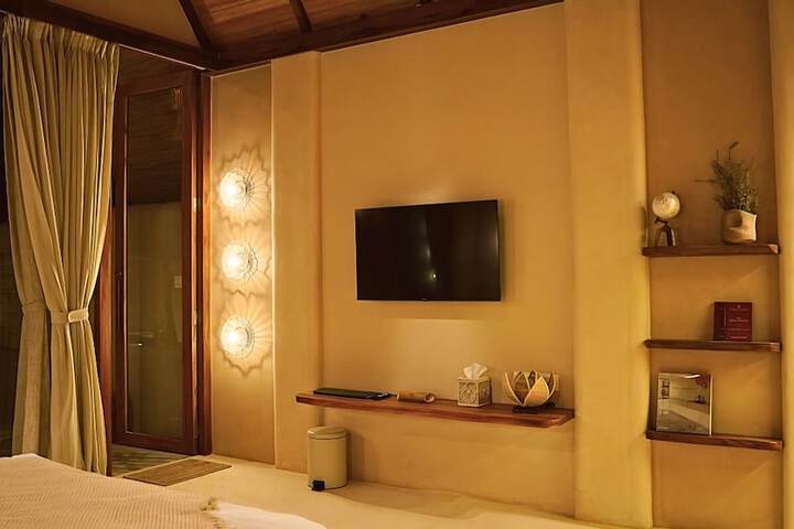 Room 17 of 76
