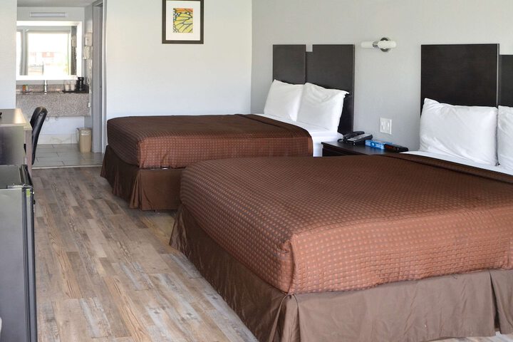 2 Double Beds (23 of 23)