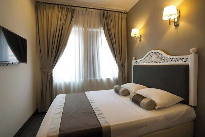Room 30 of 53