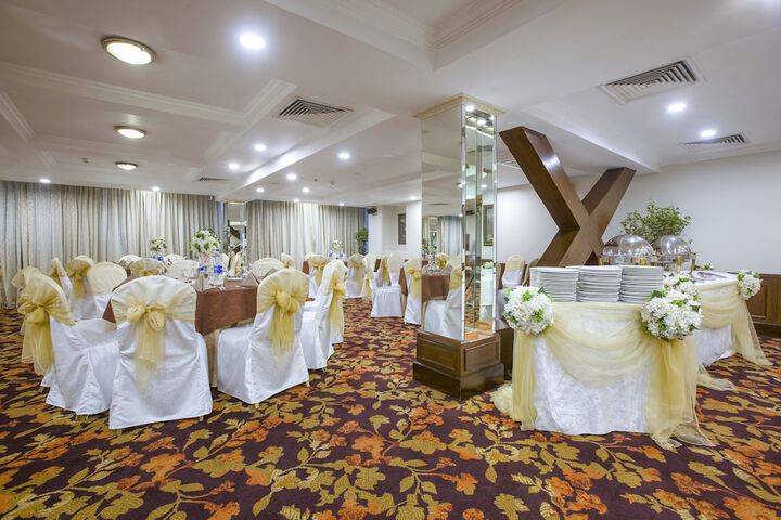 Ballroom/Hall 234 of 258