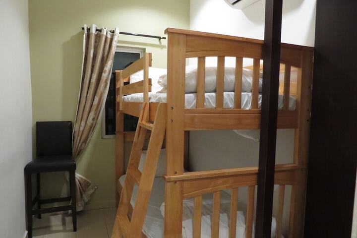 Room 4 of 25