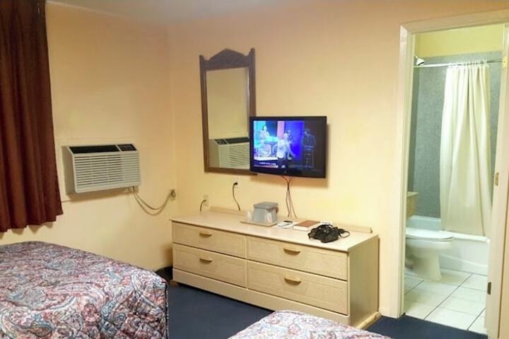 Room 4 of 10