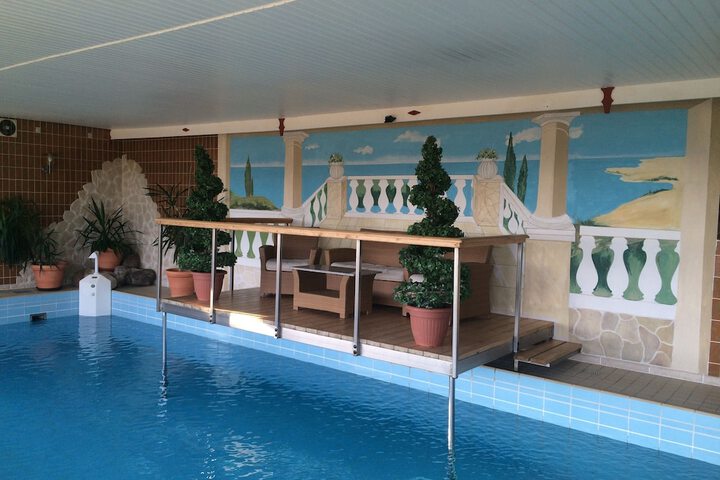 Hotel with Pool