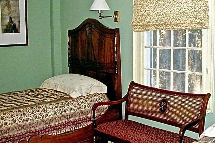 Room 9 of 37