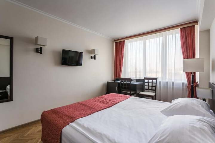 Room 26 of 95