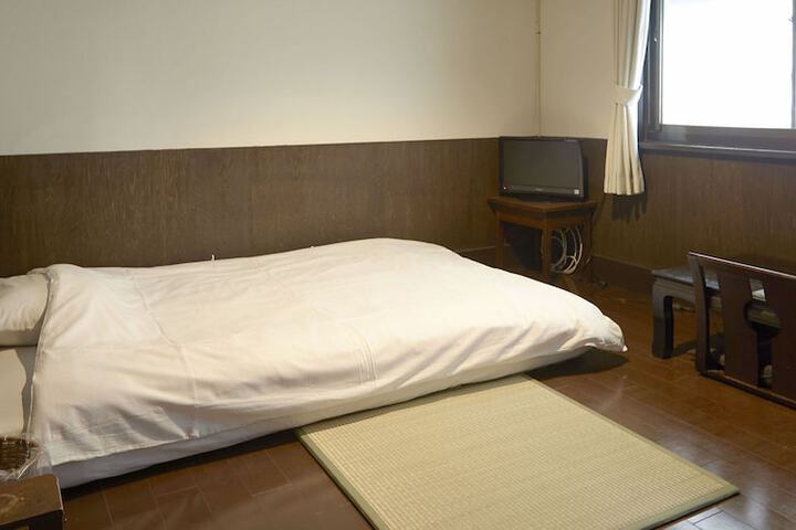 Room 9 of 39