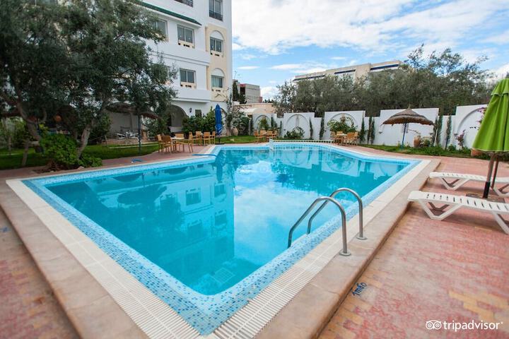 Hotel Pool