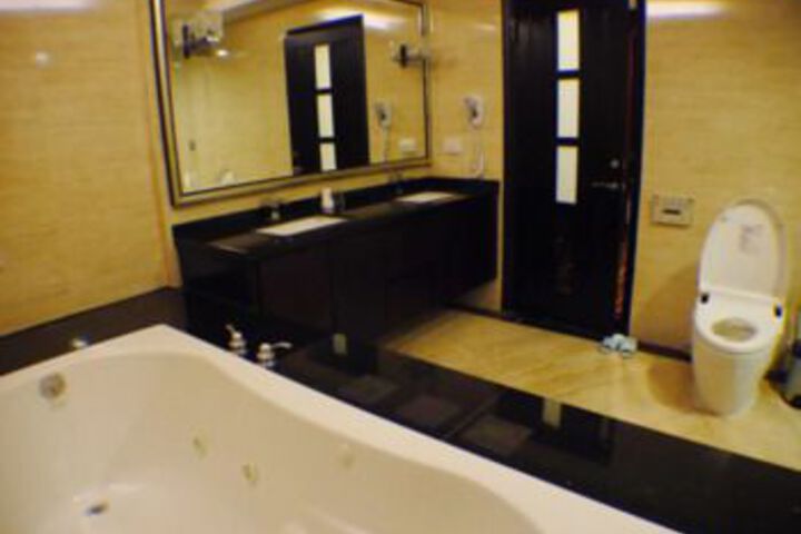Room 34 of 57