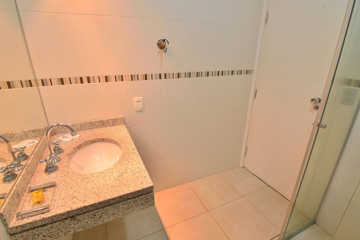 Room 43 of 64