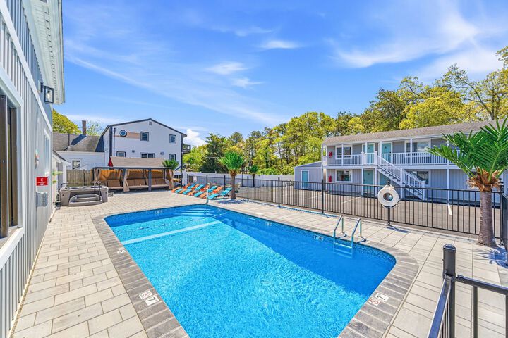 Swimming pool at Dennis Port Surf Club (Boutique Hotel)
