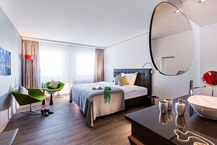Room 40 of 85