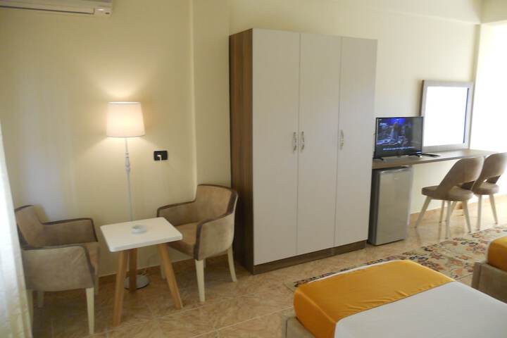 Room 11 of 41