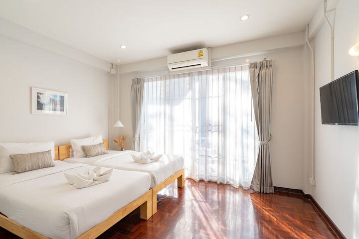 Room 73 of 149