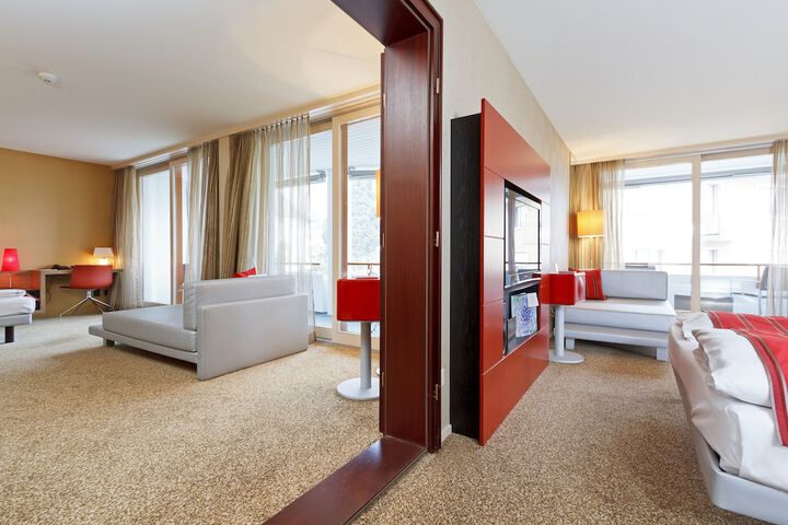 Room 10 of 30