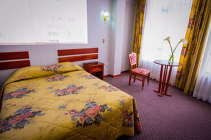 Room 9 of 19