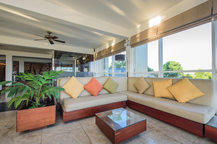 Guest Lobby