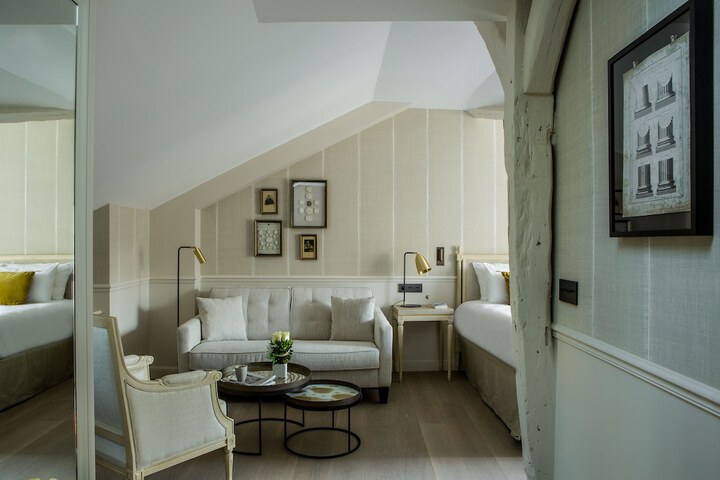 Room 25 of 76