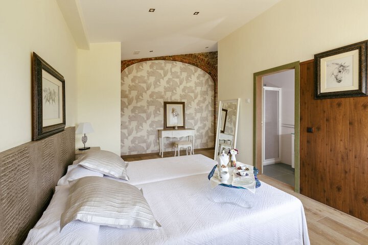 Room 5 of 52