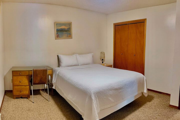 Room 25 of 47