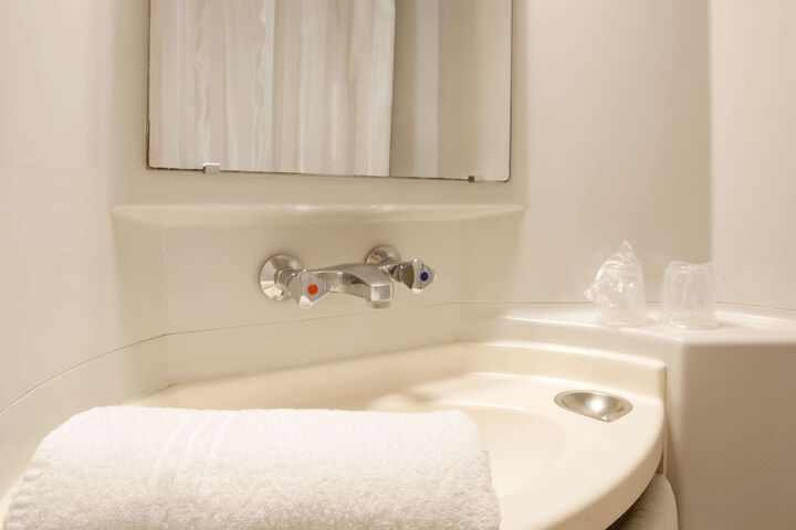 Room 23 of 42