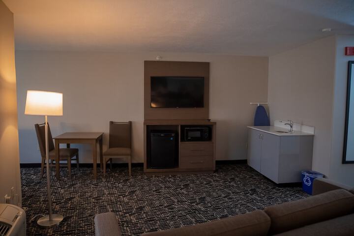 1 King Bed with Sofa Bed (3 of 31)