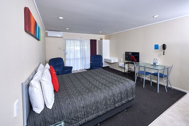 Room 2 of 57