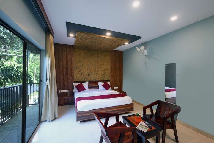 Room 5 of 77