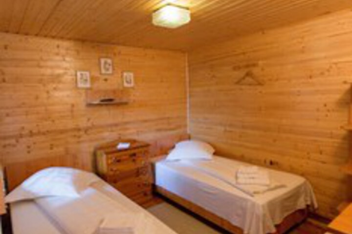 Room 14 of 25