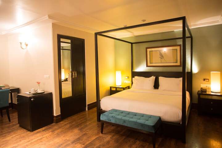 Room 9 of 60
