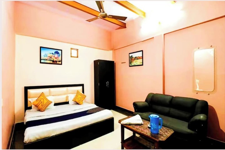 Room 10 of 28