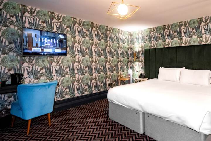 Room 35 of 106