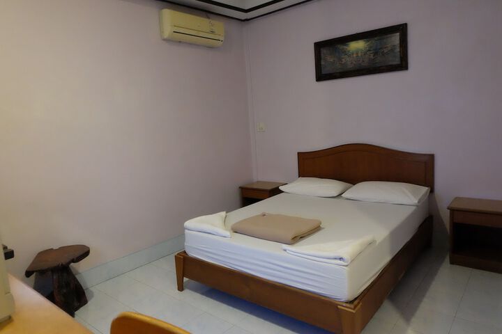 Room 4 of 55