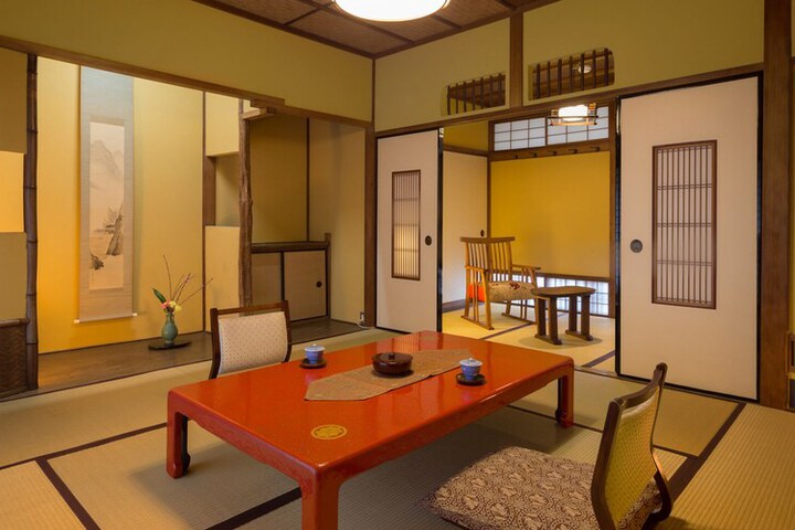 Room 7 of 133