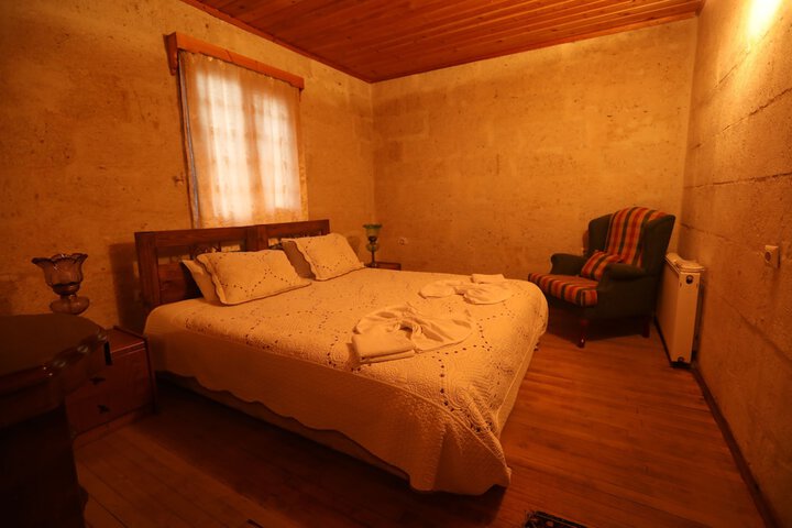 Room 6 of 19