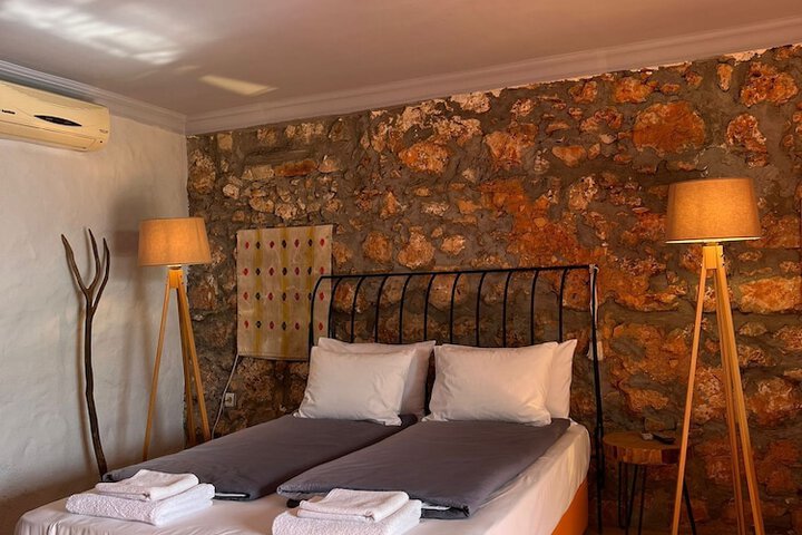 Room 13 of 62