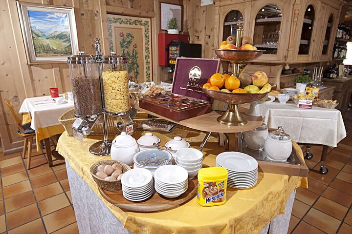 Breakfast/Coffee Service 24 of 37