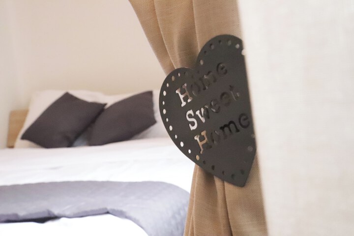 Room 10 of 24