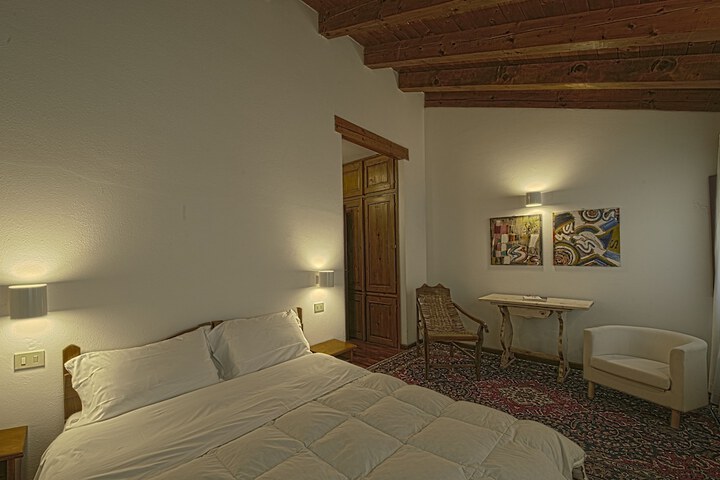 Room 12 of 50