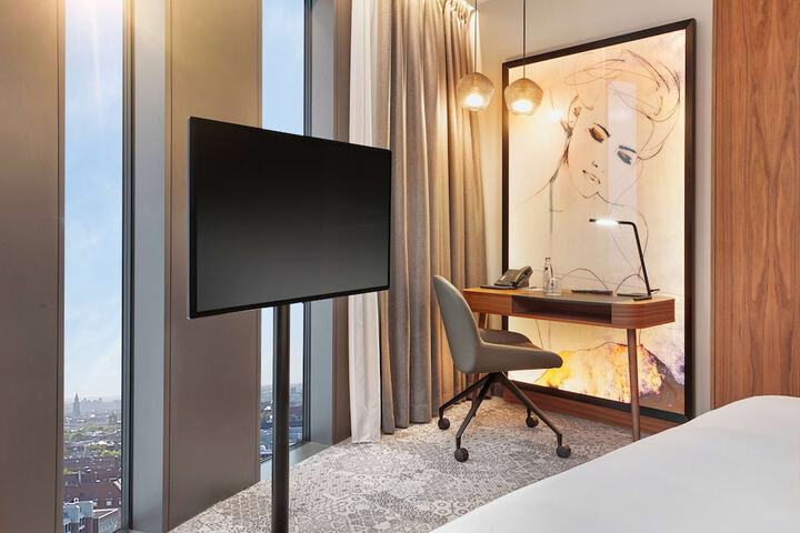 Room 11 of 39